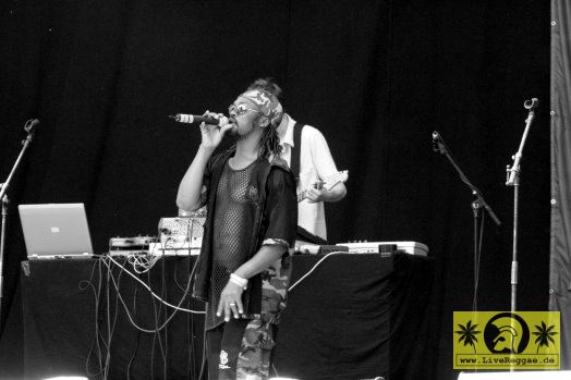 Vido Jelashe (D) with Noiseshaper 20. Summer Jam Festival - Fuehlinger See, Koeln - Green Stage 10. Juli 2005 (5).jpg